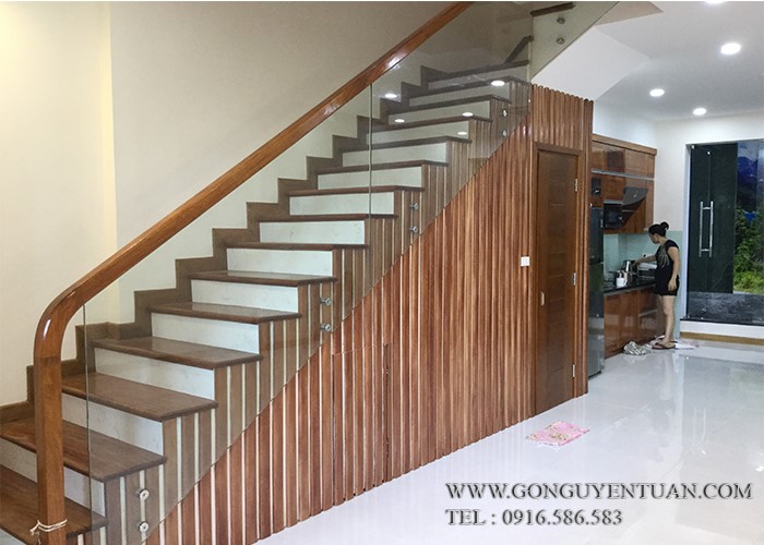 Thi công cầu thang, tủ bếp nhà chú Cường